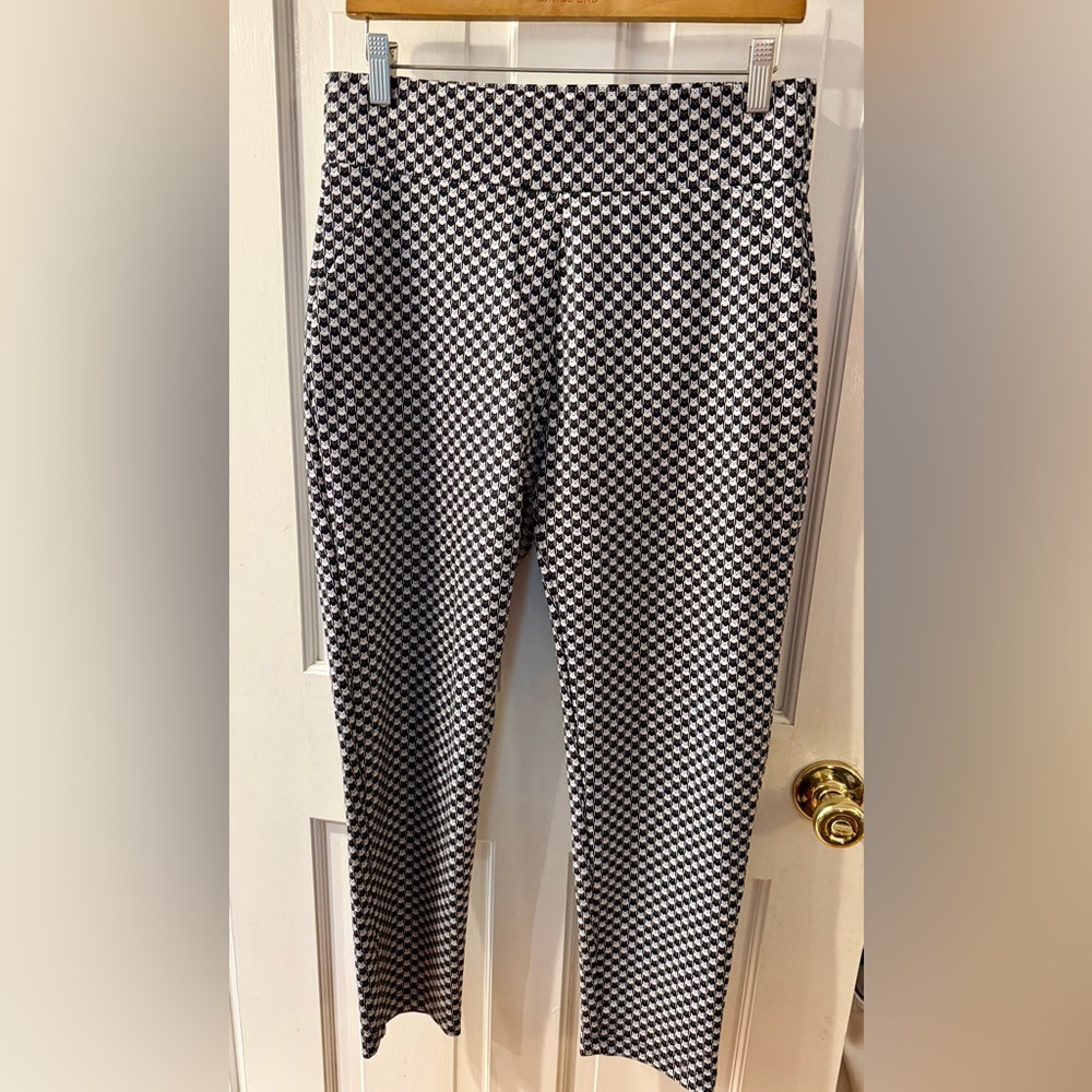 Tapata Black & White Cat-Pattern Cropped Pants - Size M, EUC!